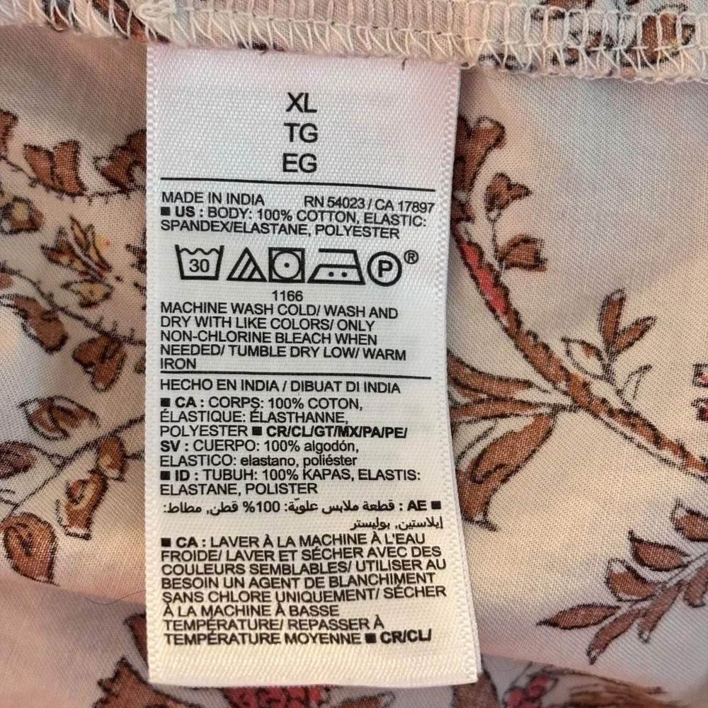Old Navy Smocked Tank Top XL Boho Floral Crop Cami Adjustable Strap Ruffle Beach - Picture 7 of 8